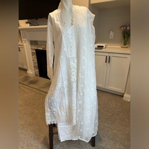 Brand new 3 piece Pakistani Indian suite